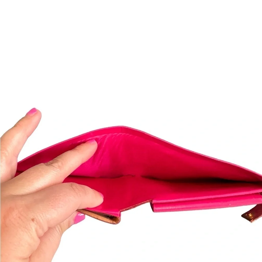 Small Vintage Aristocrat Fifth Avenue Compact Hot Pink Wallet VGUC